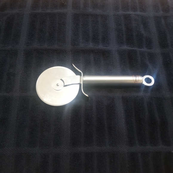 Pizza Cutter - Picture 2 of 2